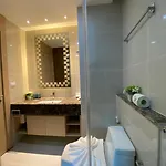 The Palm Wongamat X Monthstayz Thailand อพาร์ทเม้น