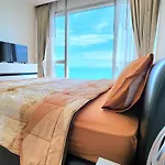 The Palm Wongamat X Monthstayz Thailand อพาร์ทเม้น *