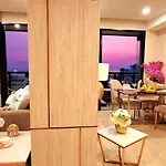 Panora 2-bedroom With Sea View *