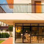 Yellow Moon Hotel