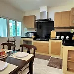 Massive Pet-Friendly House, 5 Mins From Beach, Pattaya