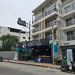 Huskies And Company Guest house Pattaya