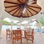 Villa Gary Pool Pattya *