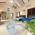 Gary Pool Pattya Villa