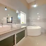 Villa Gary Pool Pattya