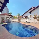 Gary Pool Villa Pattya