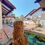 Gary Pool Pattya * Pattaya