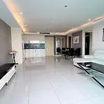 Cosy Beach View Condominium