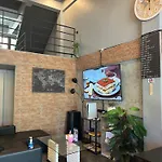 Hostel Friends Station & Cafe *