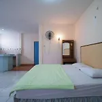 โรงแรม Oyo 1004 Naklua Mansion