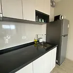 2 Bed Spacious Location In