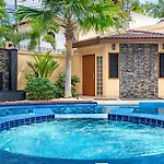 Luxury Pool T1 Near Walking Street 5br 9 Persons วิลล่า