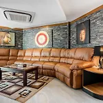 วิลล่า Luxury Pool T1 Near Walking Street 5br 9 Persons Pattaya