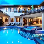Luxury Pool T1 Near Walking Street 5br 9 Persons วิลล่า *