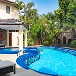 วิลล่า Luxury Pool T1 Near Walking Street 5br 9 Persons Pattaya