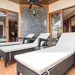 Luxury Pool T1 Near Walking Street 5br 9 Persons * Pattaya