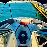 частная яхта и эксклюзивные приватные туры по островам в паттайе Botel Pattaya