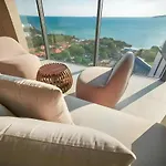 High Floor Beachfront 1 Bedroom Condo With Scenic View