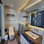 High Floor Beachfront 1 Bedroom With Scenic View Apartment Pattaya