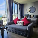 High Floor Beachfront 1 Bedroom With Scenic View