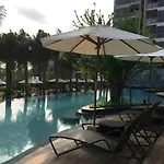 Spacious 2 Bedroom Corner Unit Near Walking Street