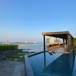 Central Room - Roof Top Pool