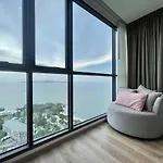 Sea View Amazing 2 Bed Room-mesmerizing Views *