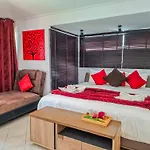 Thabali Oasis:3Bhk Private Pool Villa + Sauna