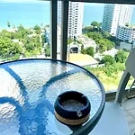 อพาร์ทเม้น Riviera Wongamat Pattaya