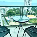 อพาร์ทเม้น Riviera Wongamat