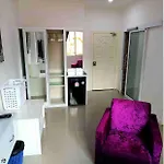 Titanic Residence-7 Minute Walk To The โรงแรม