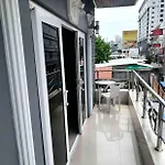 Titanic Residence-7 Minute Walk To The โรงแรม
