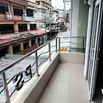 Titanic Residence-7 Minute Walk To The โรงแรม 4*