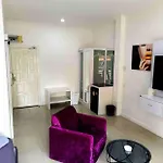 Titanic Residence-7 Minute Walk To The โรงแรม Pattaya