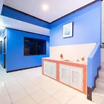 โรงแรม Oyo 75327 Diyana 3*