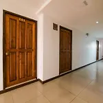 โรงแรม Oyo 438 24 2*