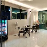 Titanic Residence-7 Minute Walk To The โรงแรม 4*