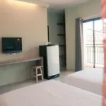 Yellow Moon Hotel