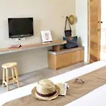 Yellow Moon Hotel