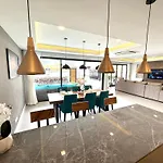 Zensiri Stylish Brand New Pool Villa Pattaya