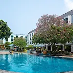 Resort The Bayview 4*