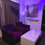 Titanic Residence-7 Minute Walk To The โรงแรม