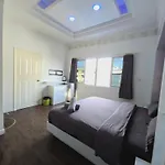 Titanic Residence-7 Minute Walk To The โรงแรม Pattaya