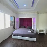 โรงแรม Titanic Residence-7 Minute Walk To The 4*