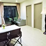 Llx At The Base Apartment *