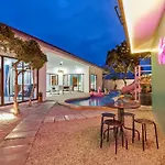 Villa Margarita Pool Pattaya