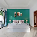 Villa Margarita Pool