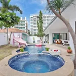 Villa Margarita Pool Pattaya
