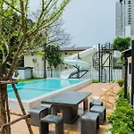 Saga Pool House *