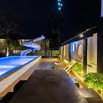 Saga Pool House *